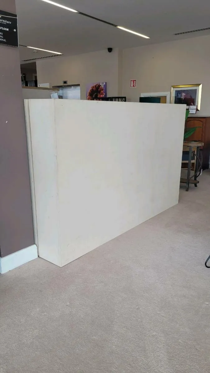 Shop divider walls