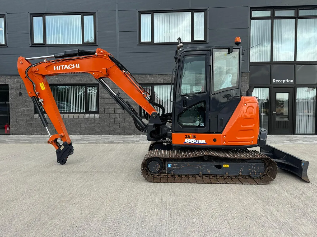 2022 Hitachi ZX65USB-6 CLR - Image 1