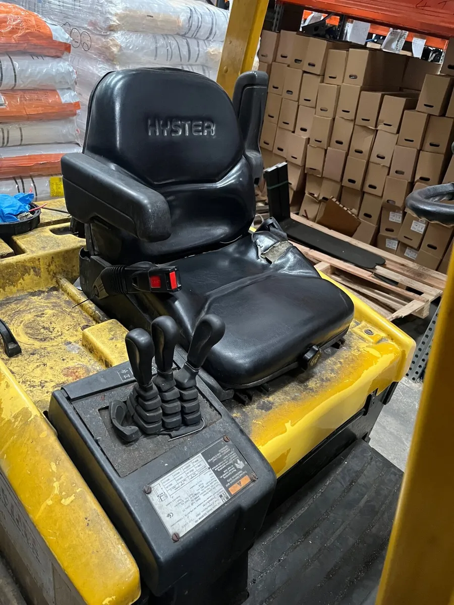 forklift - Image 2