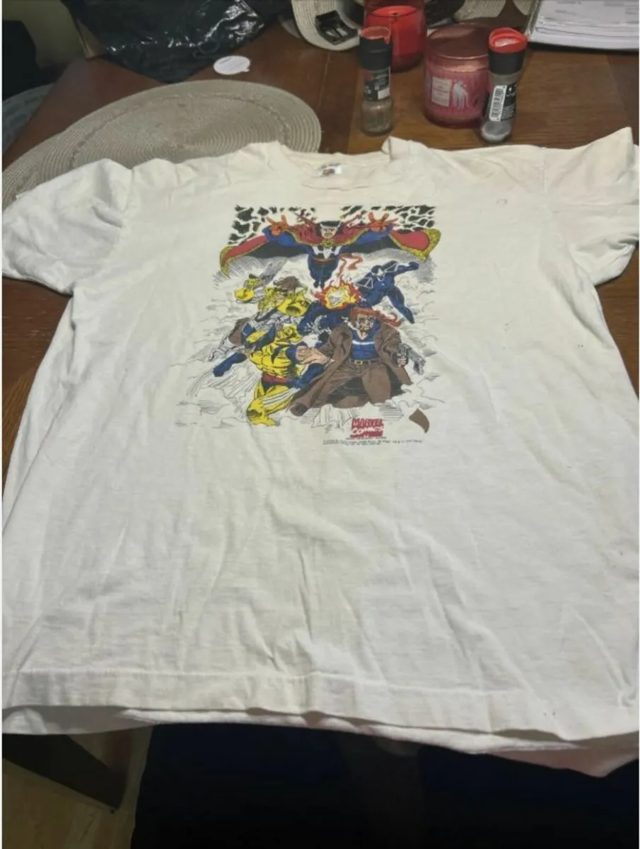 t-shirt with a drawing of a Wolverine - Image 3