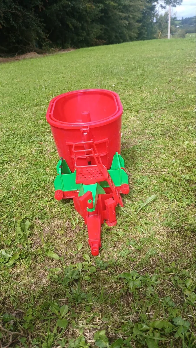 Toy tractors - Image 3