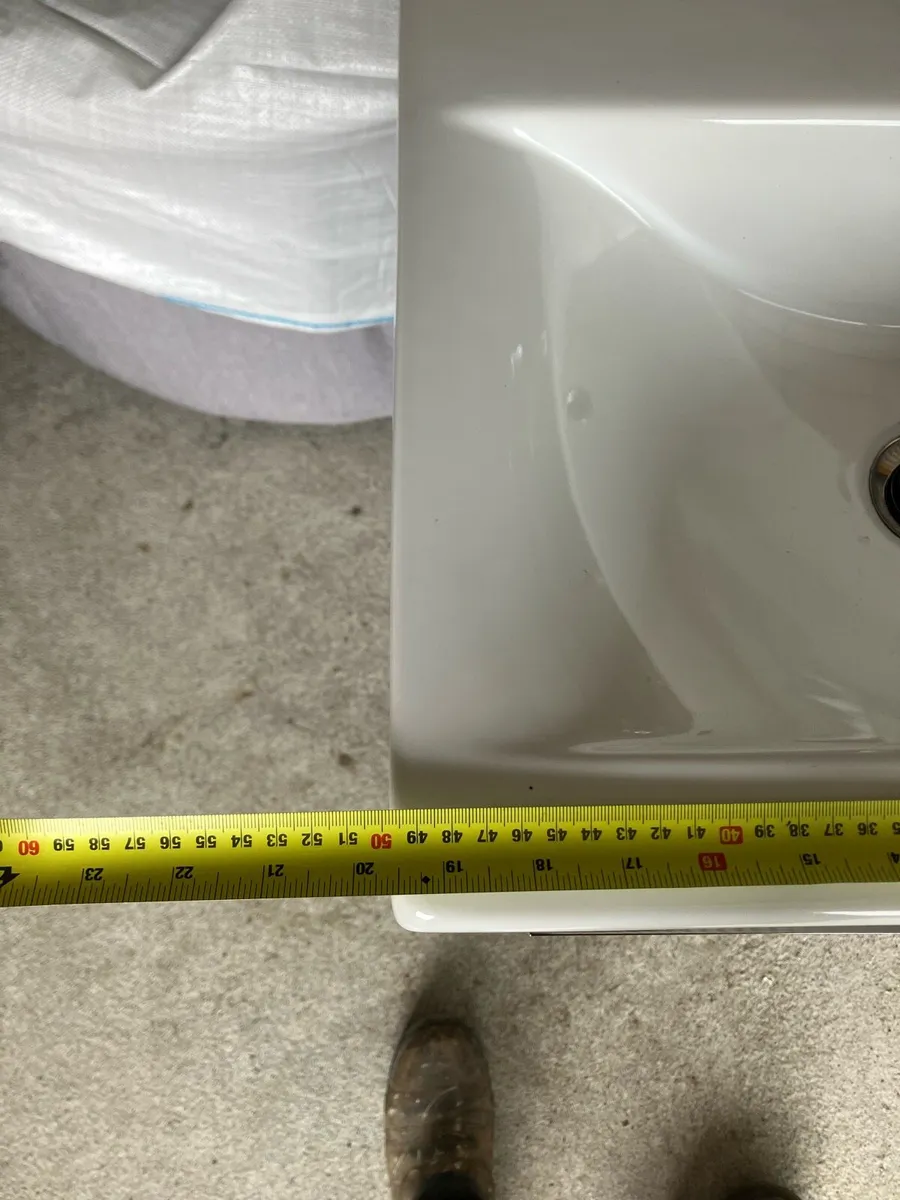 Vanity unit with basin and tap - Image 3
