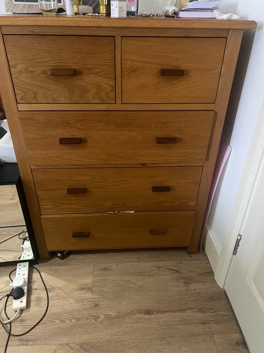Oak beside cabinets and chest of drawers - Image 1
