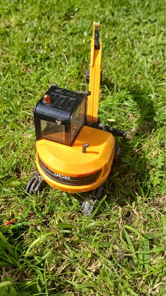 Toy tractors - Image 1