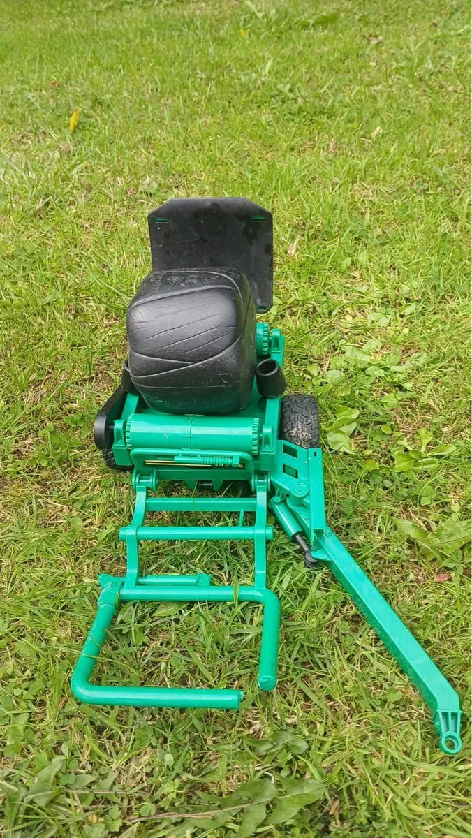 Toy tractors - Image 3