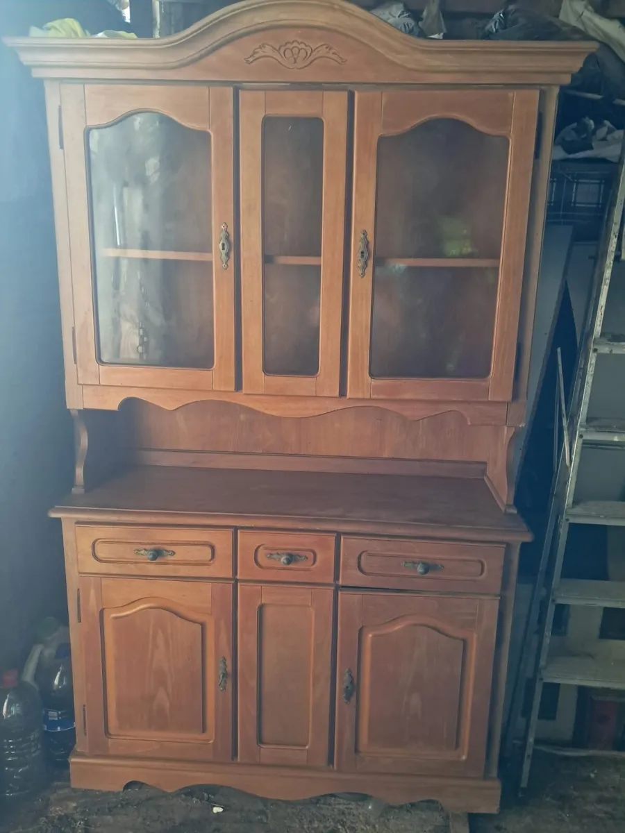 Cabinet - Image 1