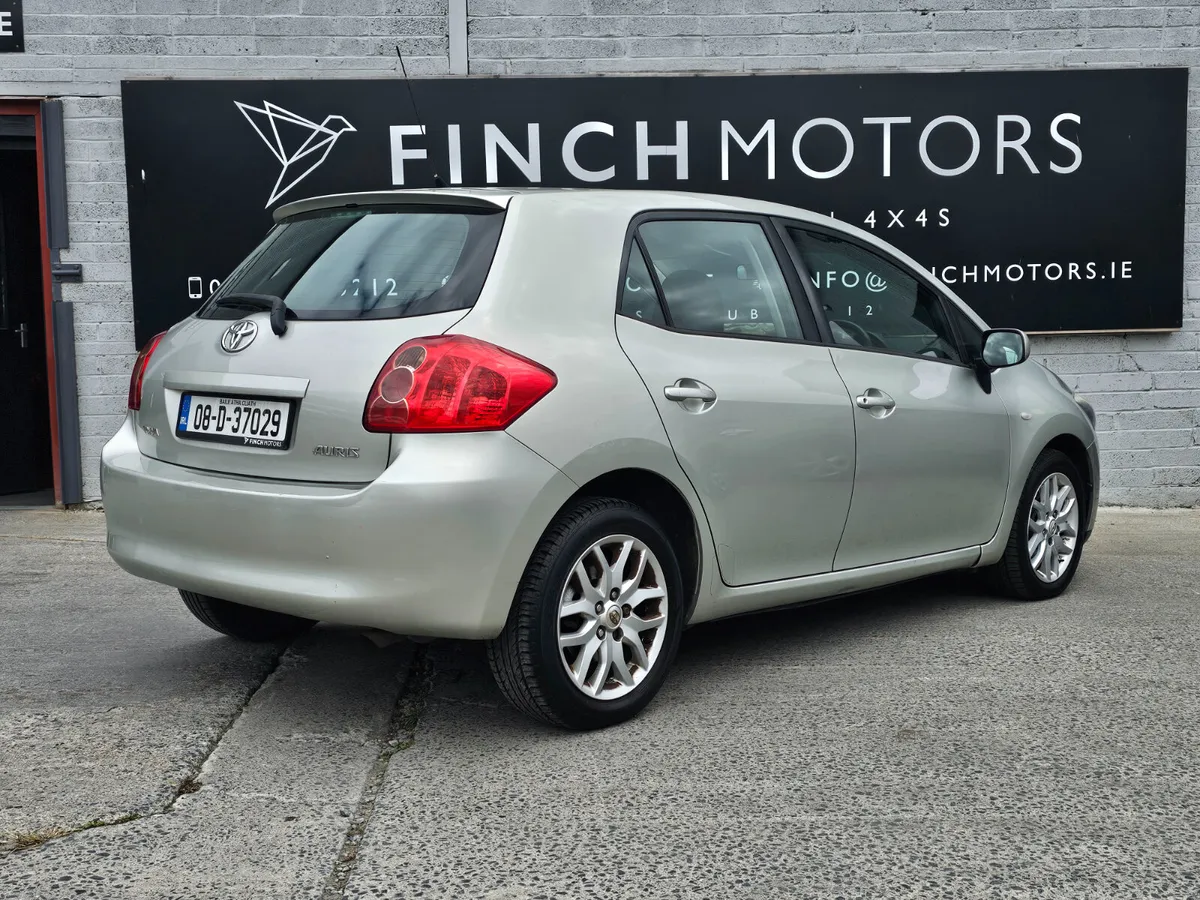 TOYOTA AURIS 1.4 // NEW NCT 07/26 // LOW MILEAGE - Image 4