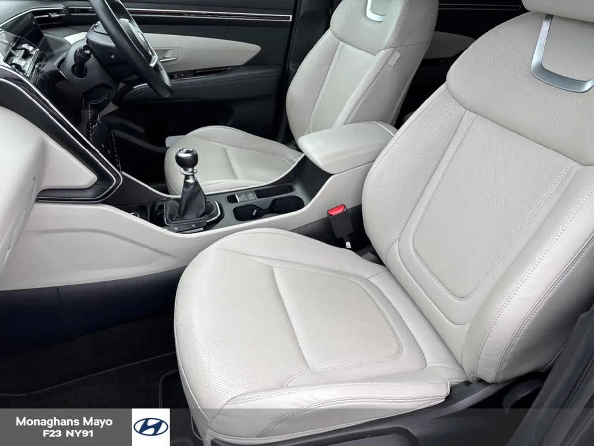 Hyundai Tucson EXECUTIVE PLUS DIESEL 5 5DR - Image 4