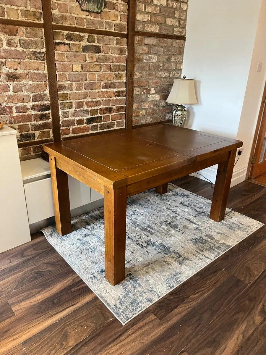 Kitchen table - Image 1