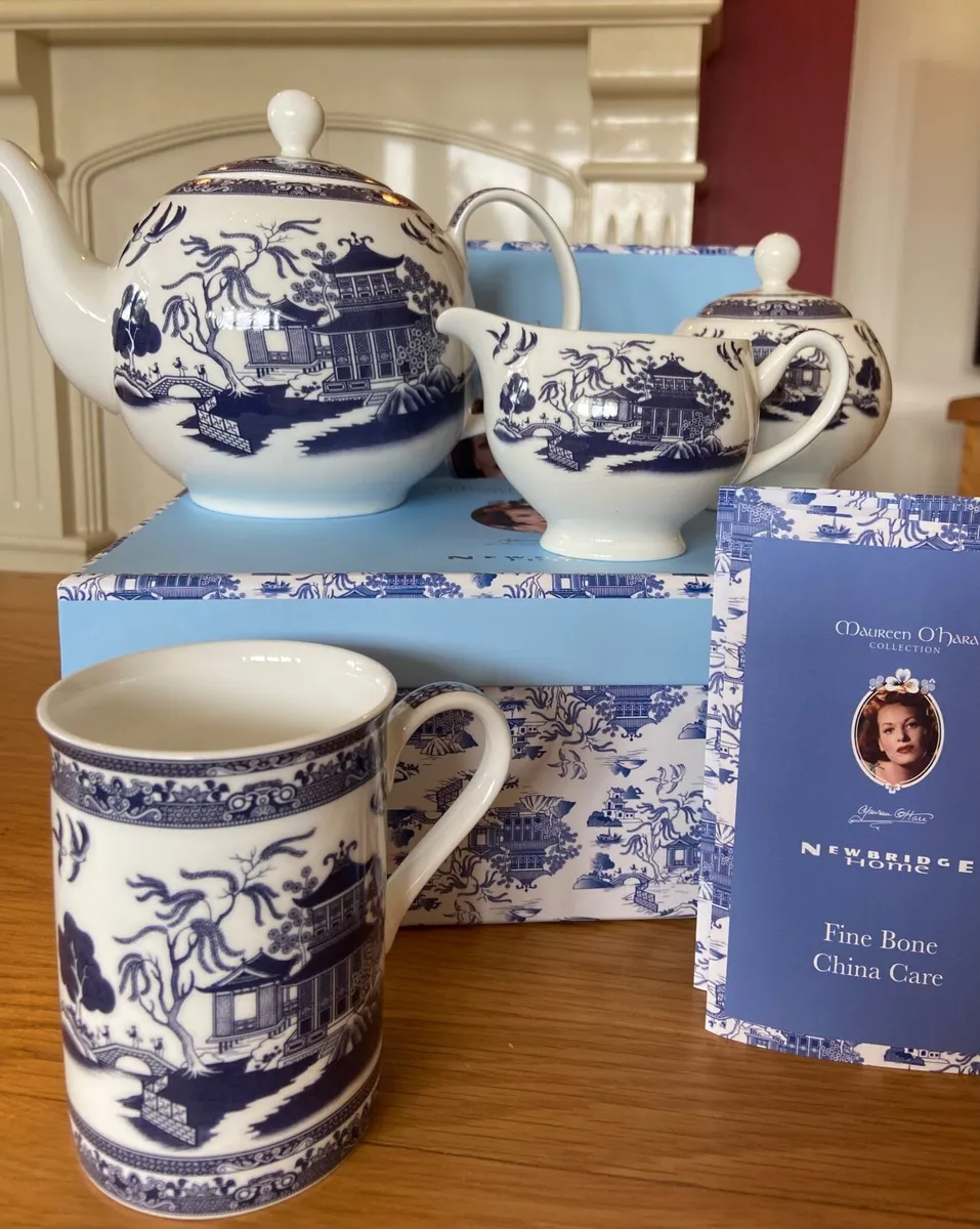 Fine bone china - Image 1