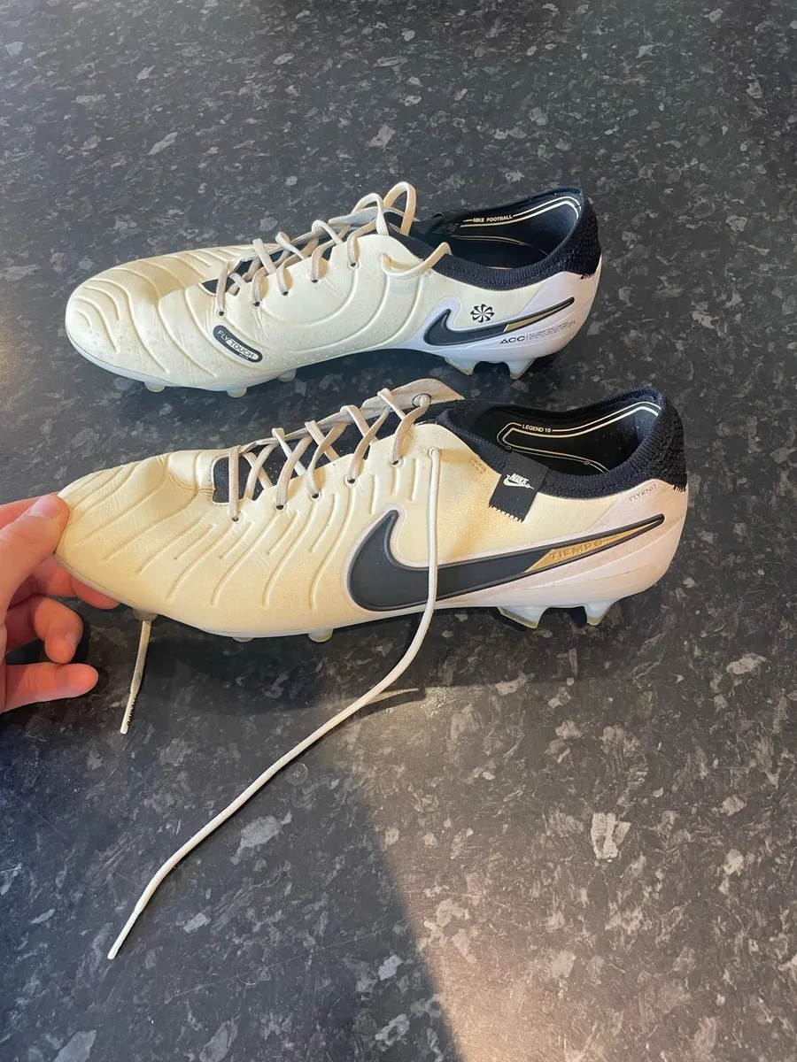 UK 12 Nike tiempo football boots - Image 2