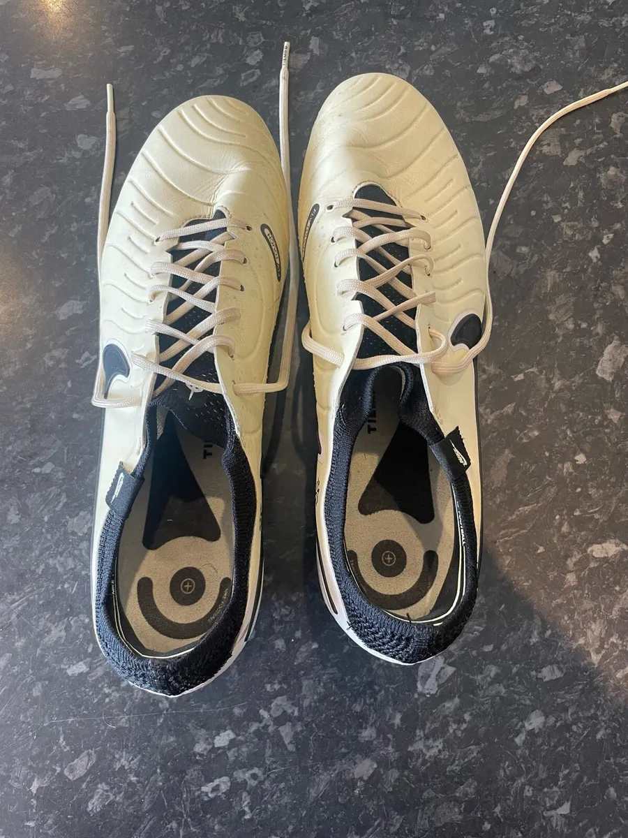 UK 12 Nike tiempo football boots - Image 3