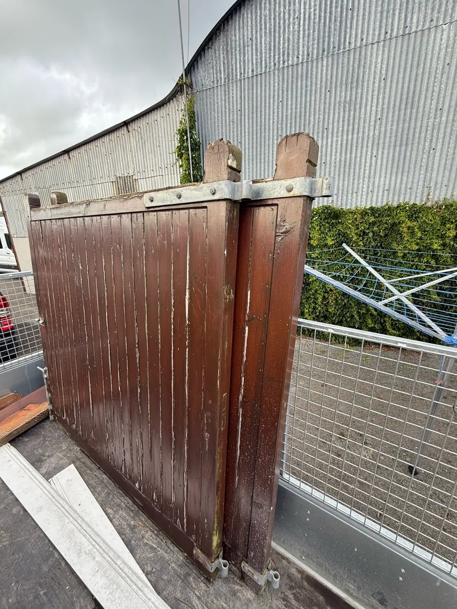gates - Image 2