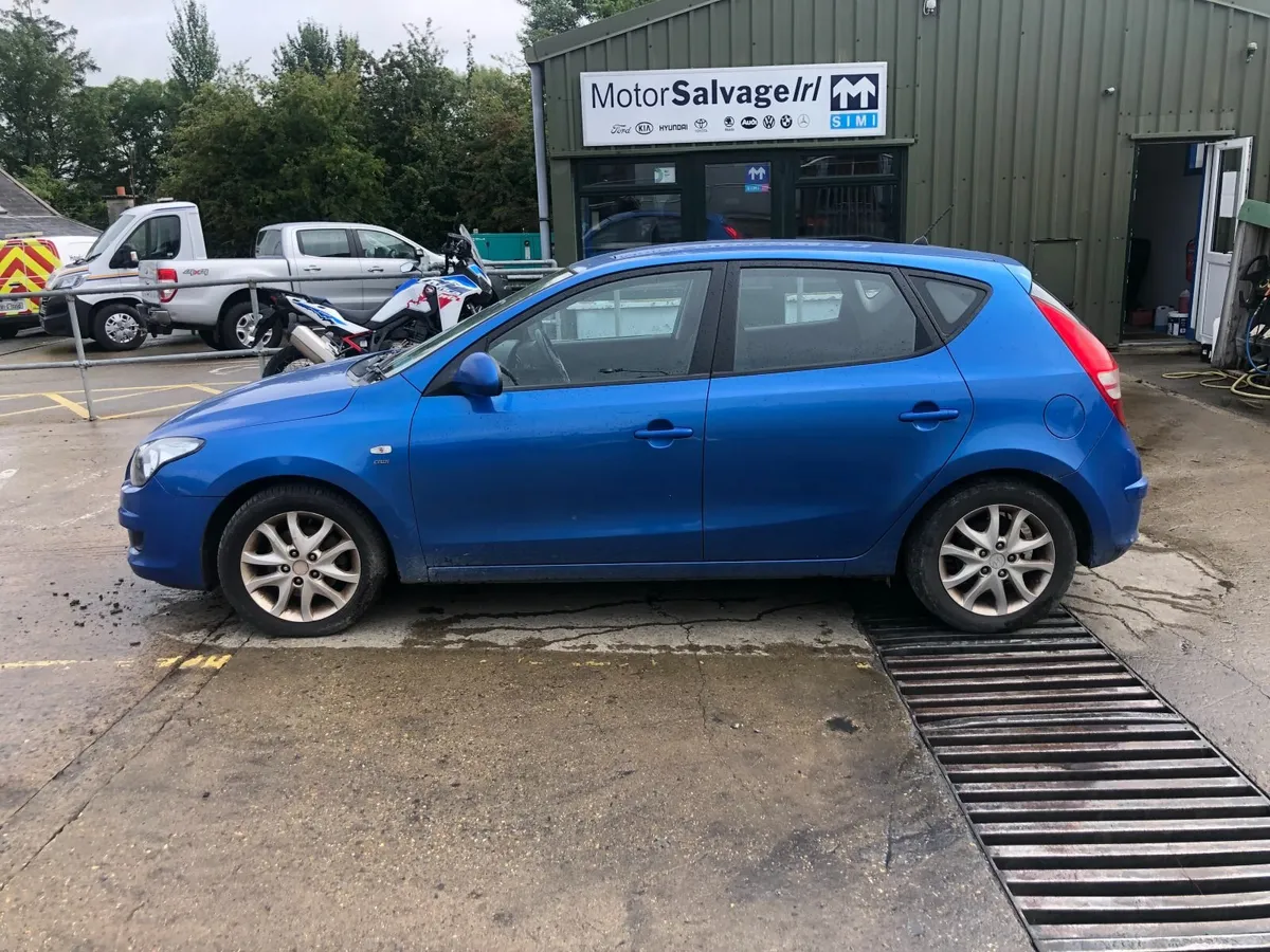 2010 HYUNDAI 130 1.6 dsl (for parts only) - Image 1