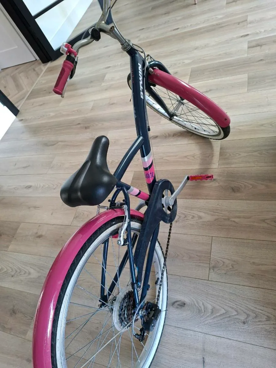 Girls bike 24 inch - Image 3