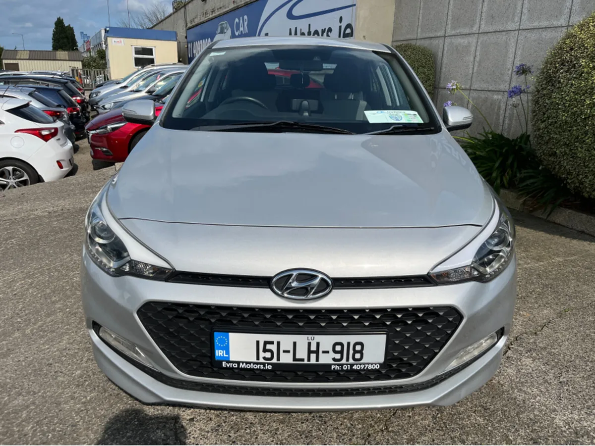 Hyundai i20 DELUXE 1.2 PETROL - Image 2