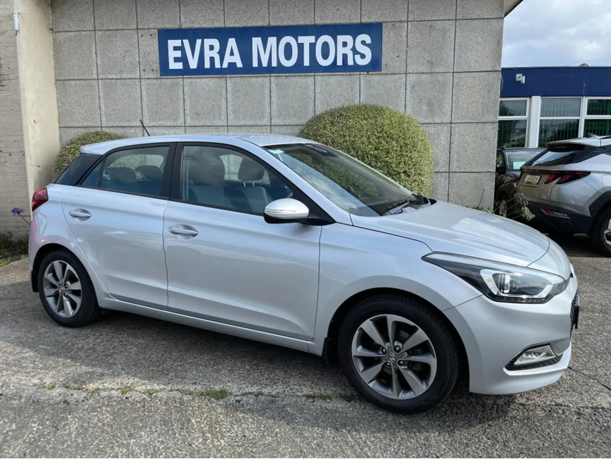 Hyundai i20 DELUXE 1.2 PETROL - Image 3