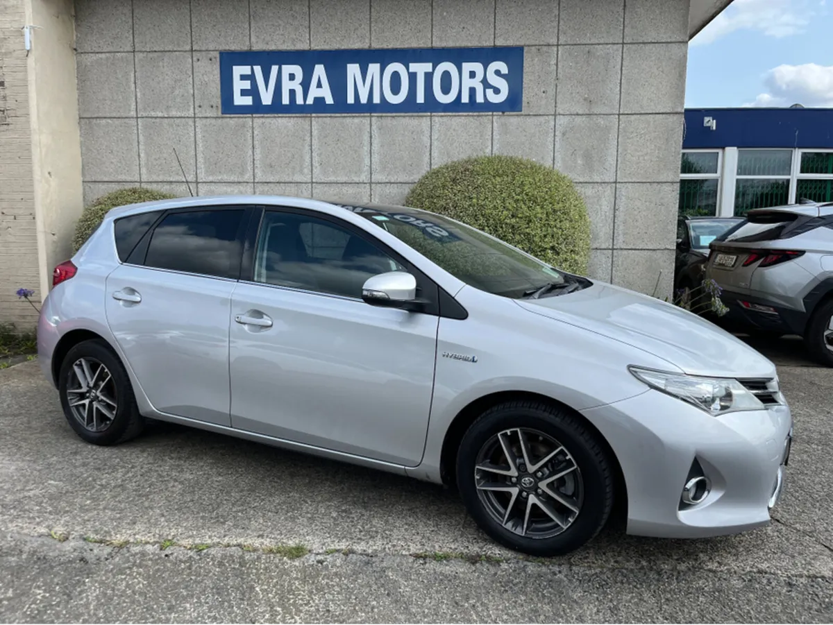Toyota Auris ICON AUTOMATIC HYBRID 1.8 PETROL //HI - Image 3