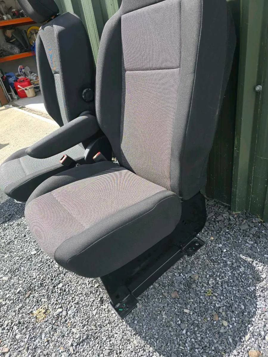 Peugeot partner 2021 model seats - Image 2