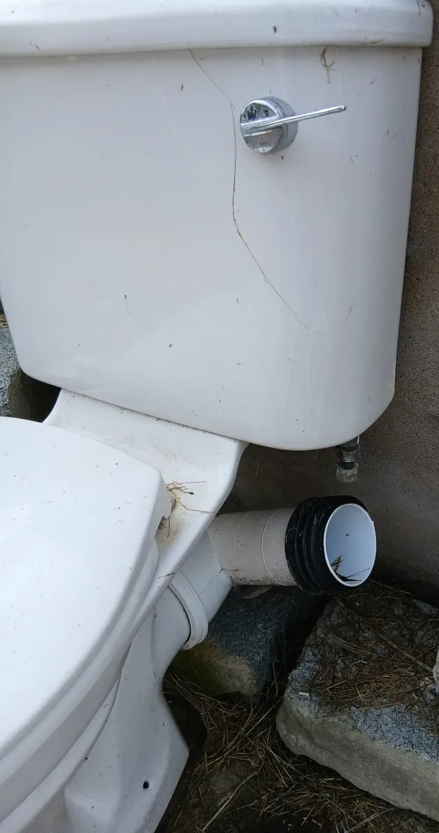 Toilet - Image 2