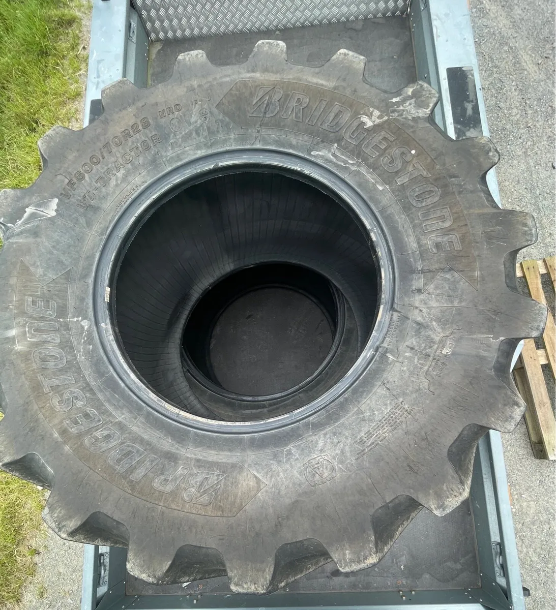600/70r28 tyres - Image 2