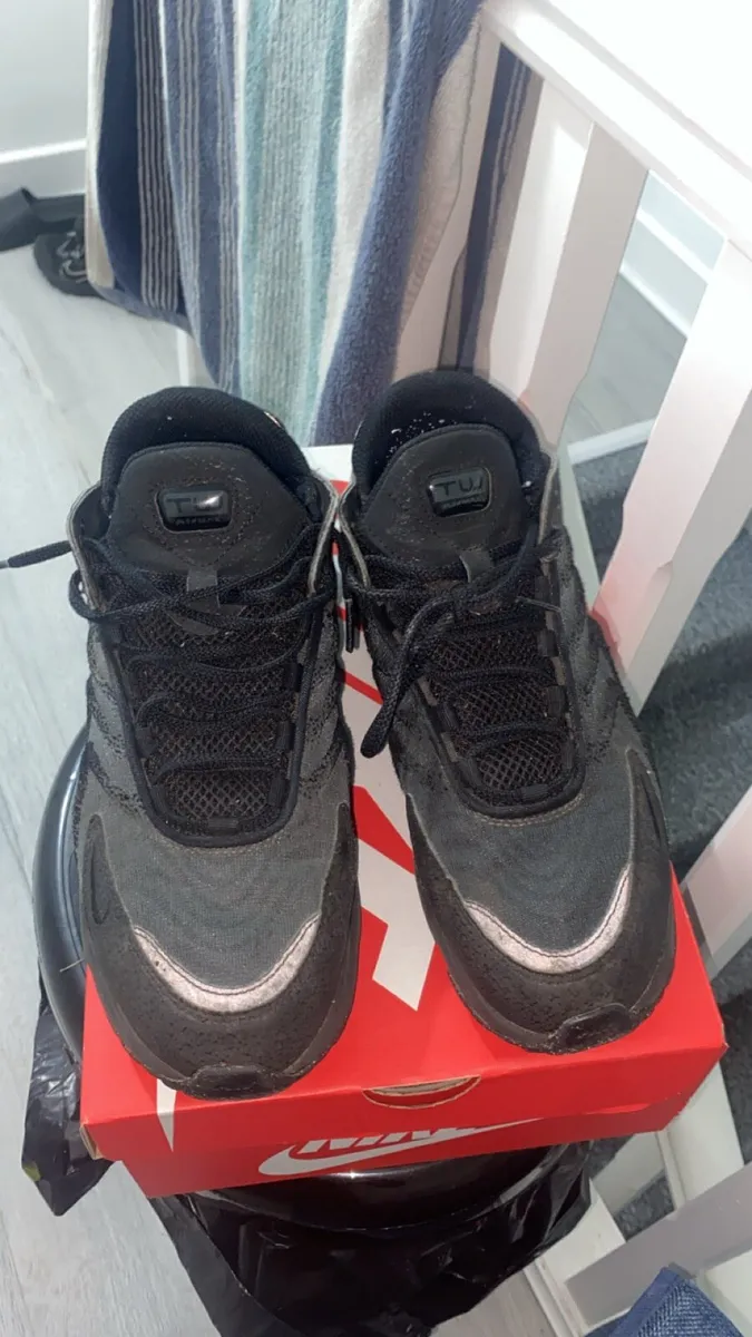 Nike Tw’s - Image 1