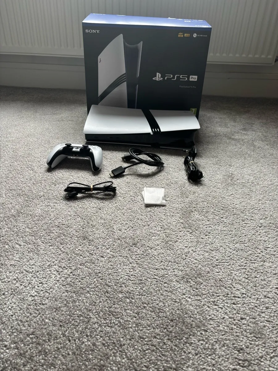 PlayStation 5 pro 2TB with disc drive - Image 1