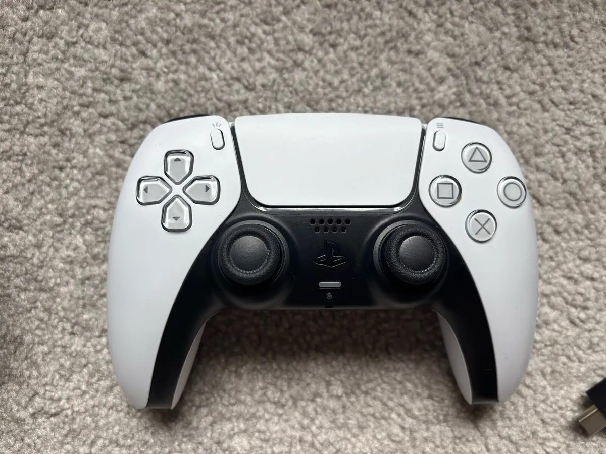 PlayStation 5 pro 2TB with disc drive - Image 4