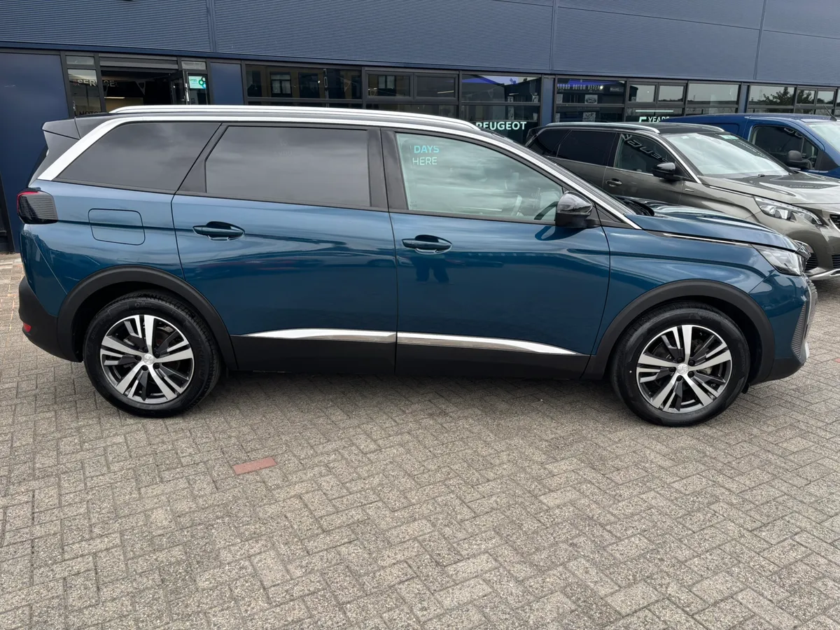 2024 Peugeot 5008 Allure 1.5d - Image 3