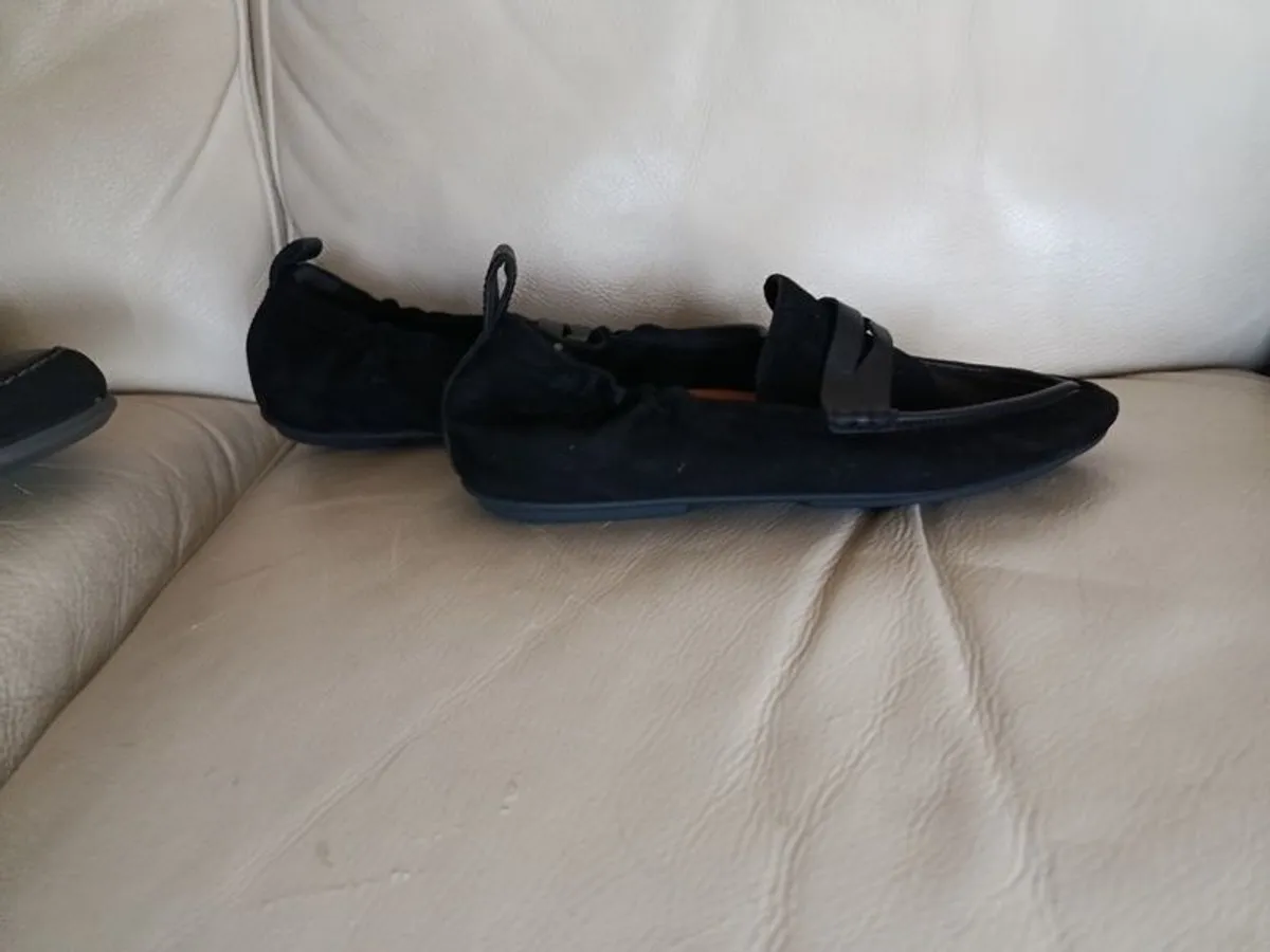 FitFlop Black Suede loafer 5.5 - Image 2