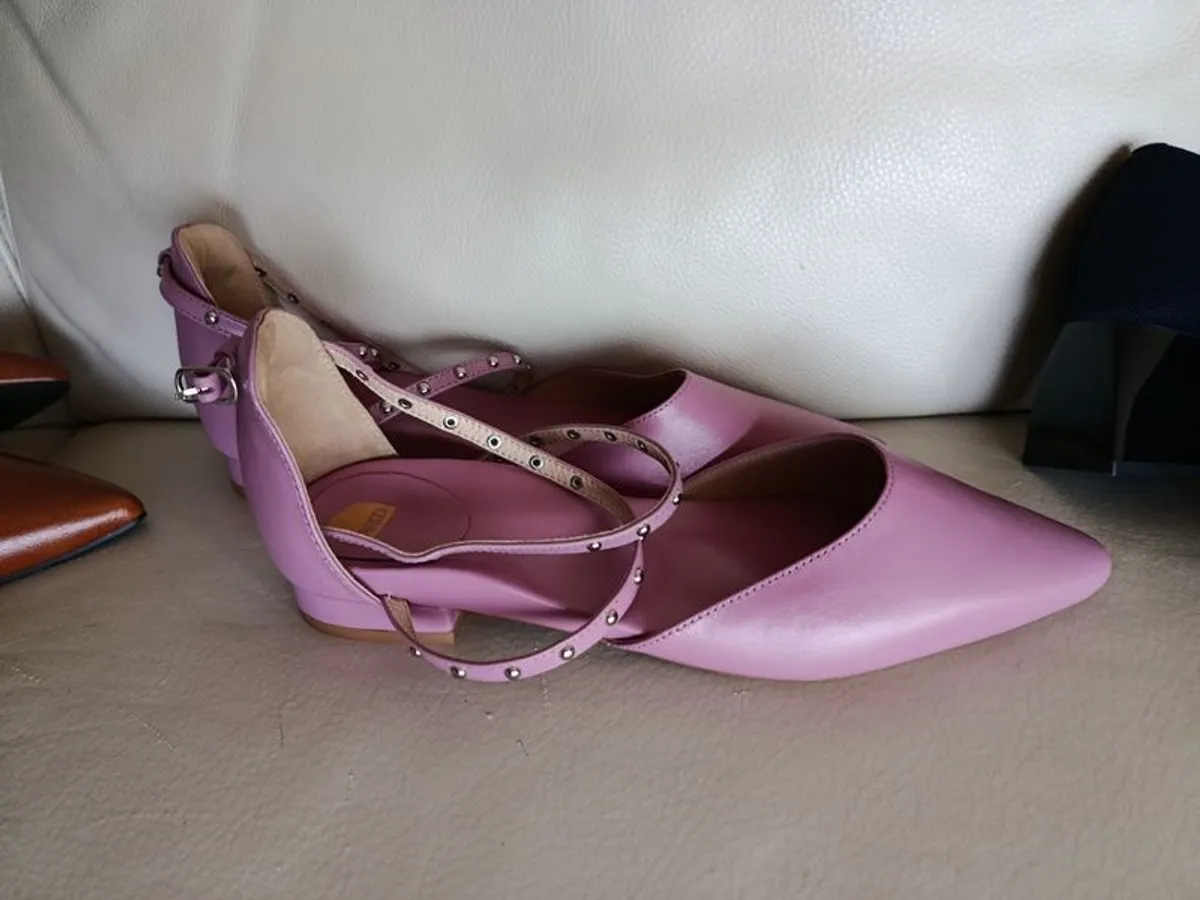 Bared Footwear sandal Sz 6
