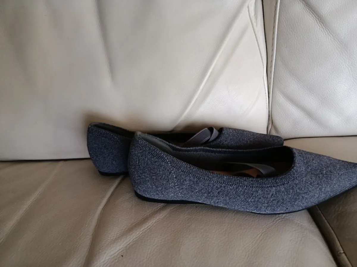 Grey pointer ballerina with cross elastic straps Sz 6 - Image 2