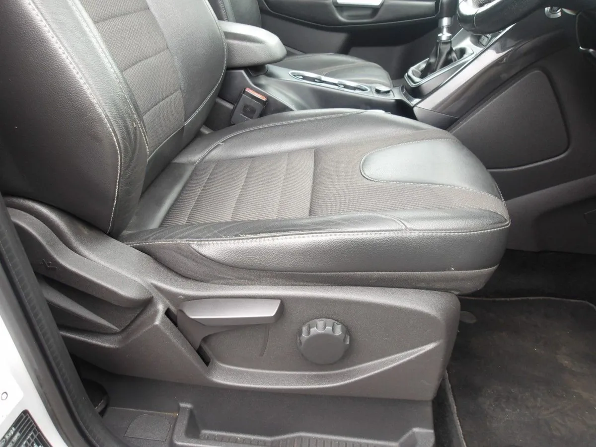 Ford Kuga 2.0tdci 150PS Titanium - Image 2