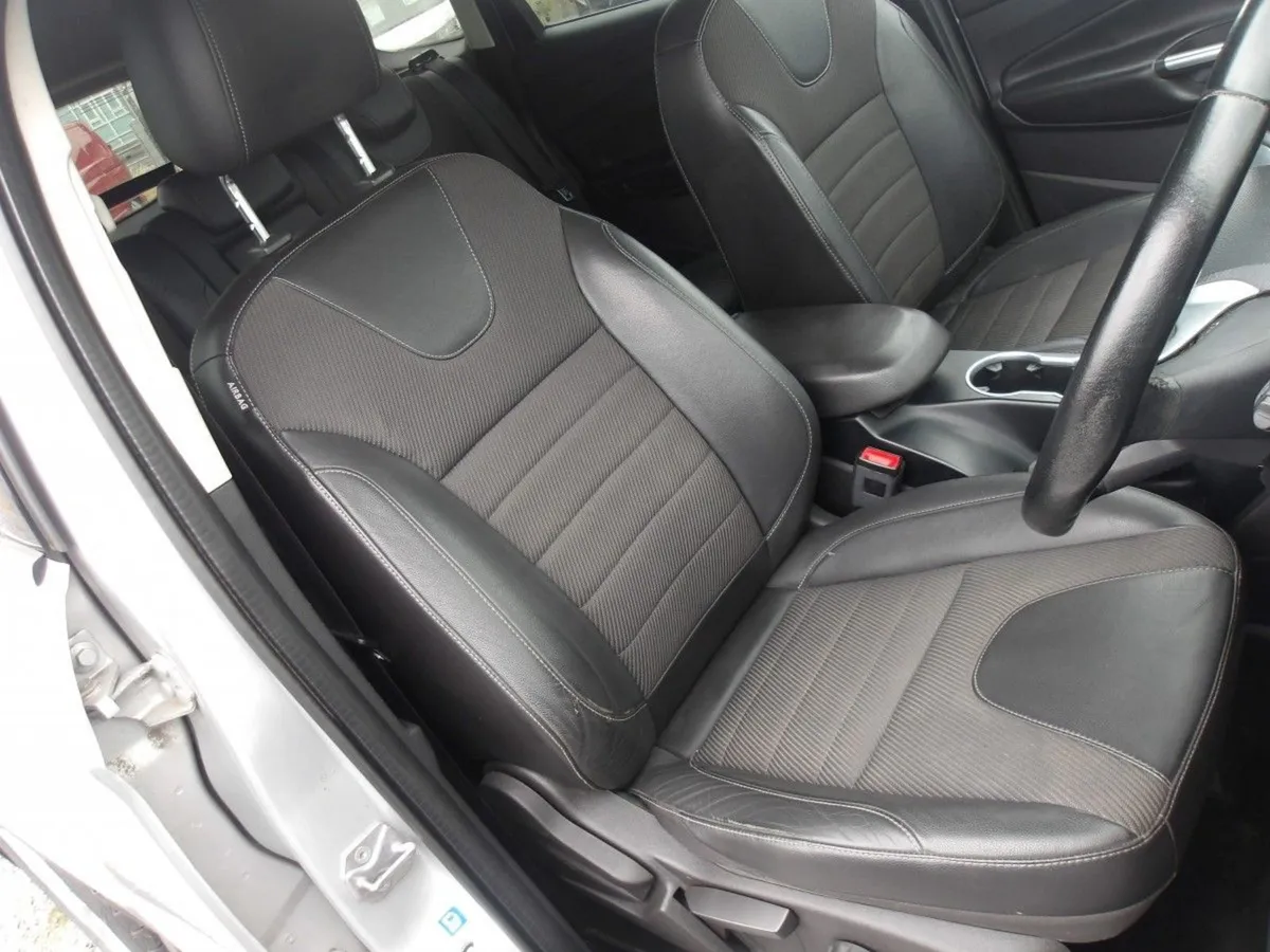 Ford Kuga 2.0tdci 150PS Titanium - Image 4