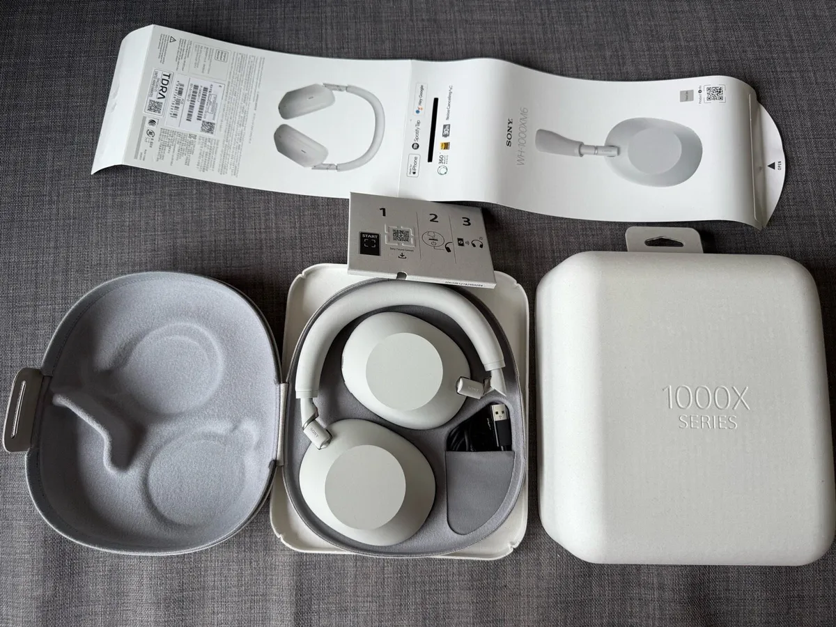 Sony WH-1000XM6 headphones NEW - Image 3
