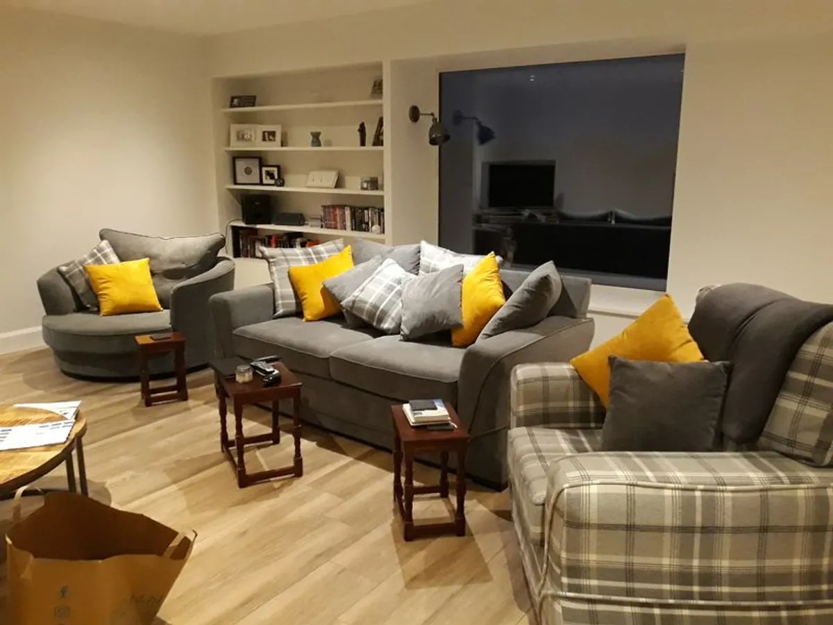 3 1 1 Sofa Suite - Image 1