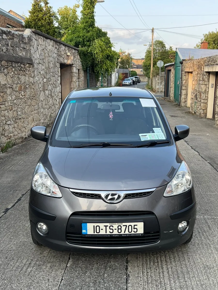 Hyundai i10 2010 - Image 1