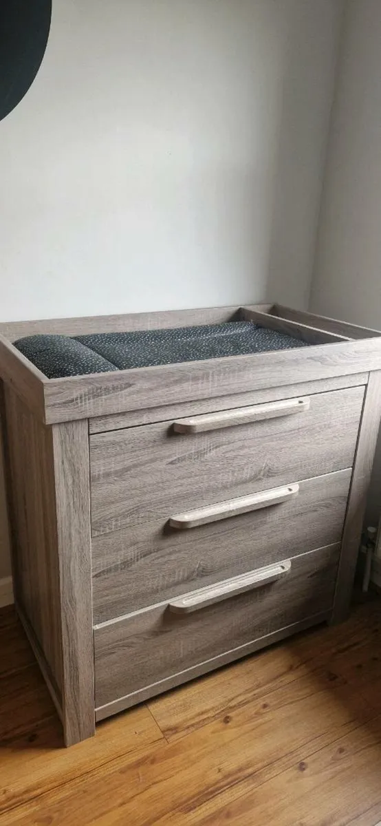 Mamas and Papas Franklin Dresser / Changing table - Image 1