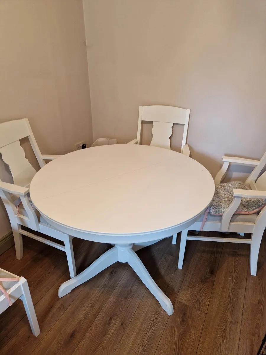Table and Chairs - Image 1