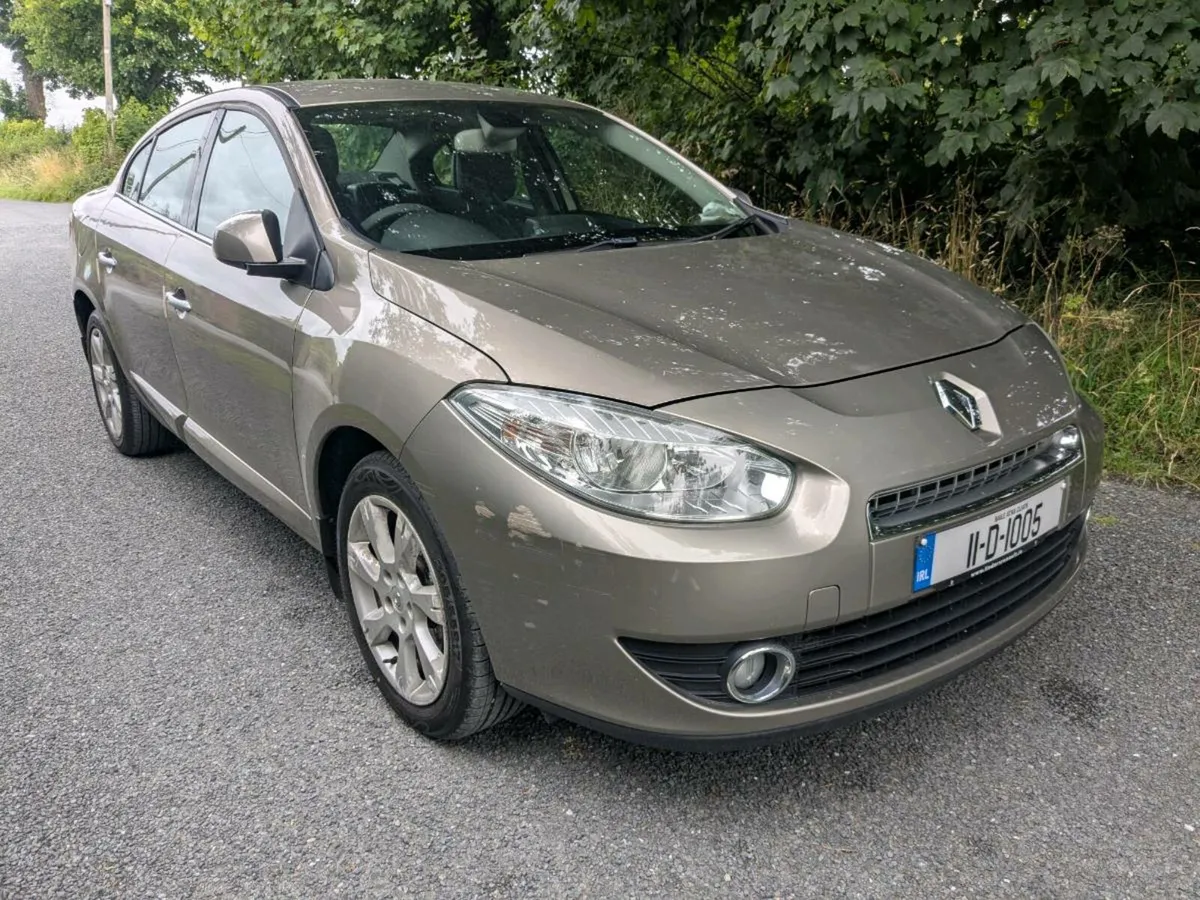 NCT 05/26 Tax 12/25 TomTom 2011 Renault Fluence - Image 3