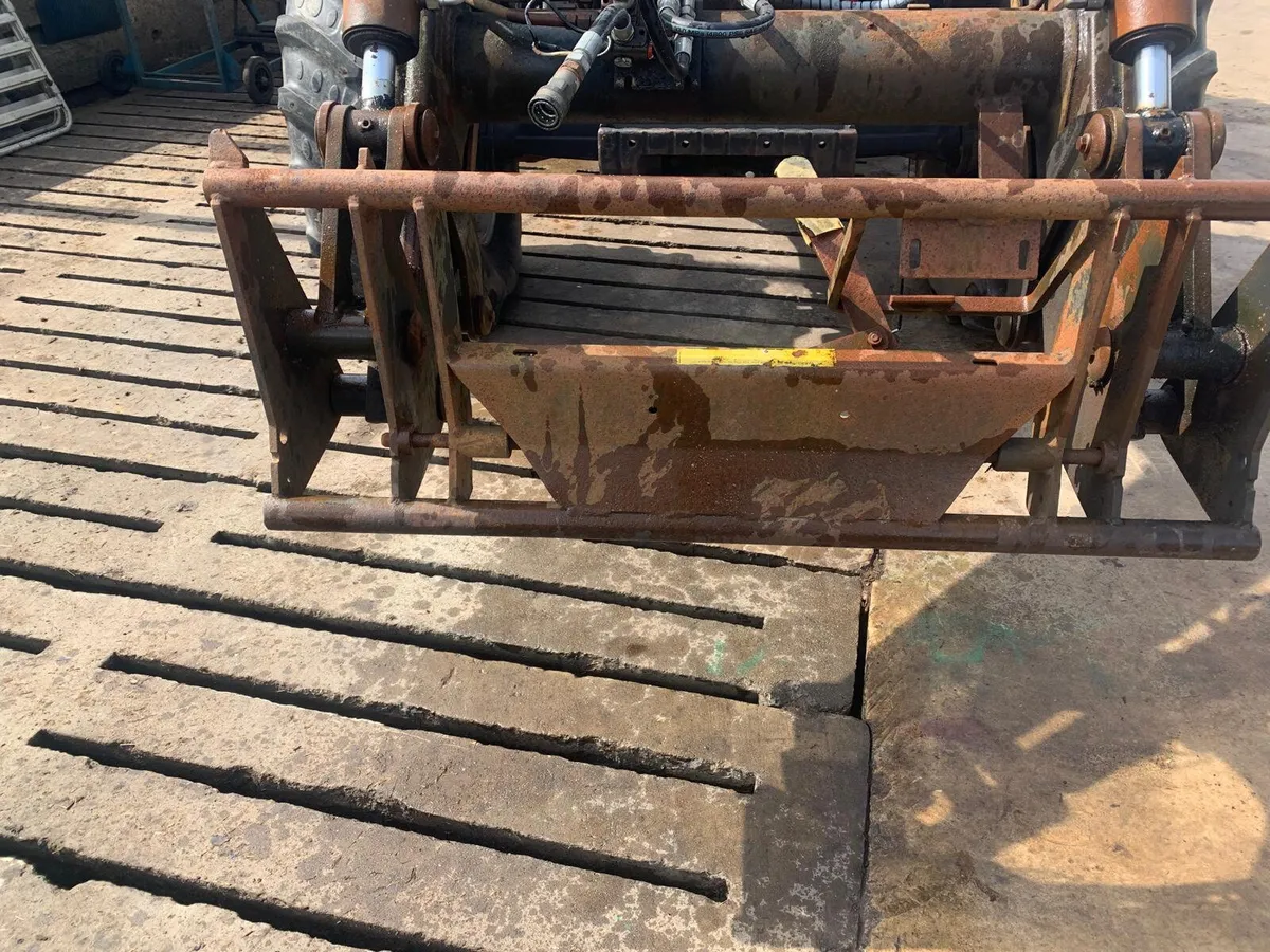 Quickie 695 loader (Case 5130/40/50) - Image 3