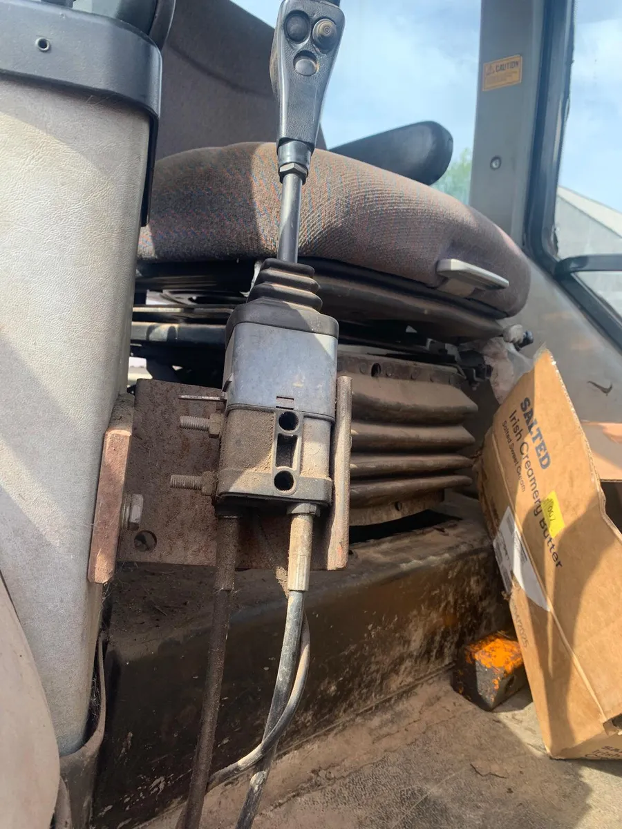 Quickie 695 loader (Case 5130/40/50) - Image 4