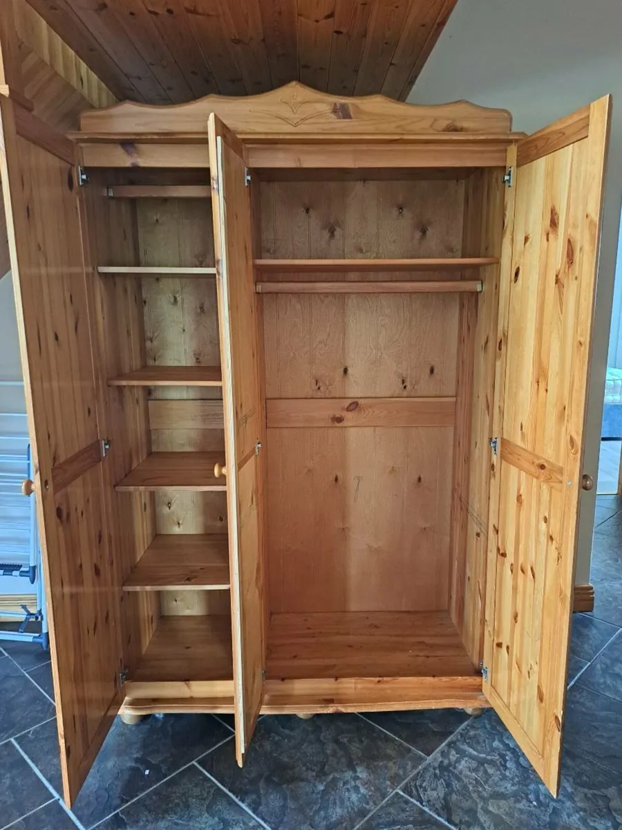 Wardrobe - Image 2