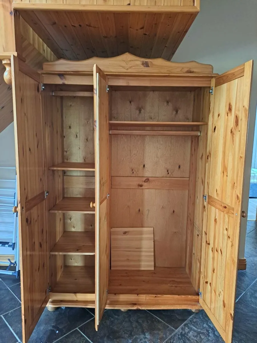 Wardrobe - Image 3