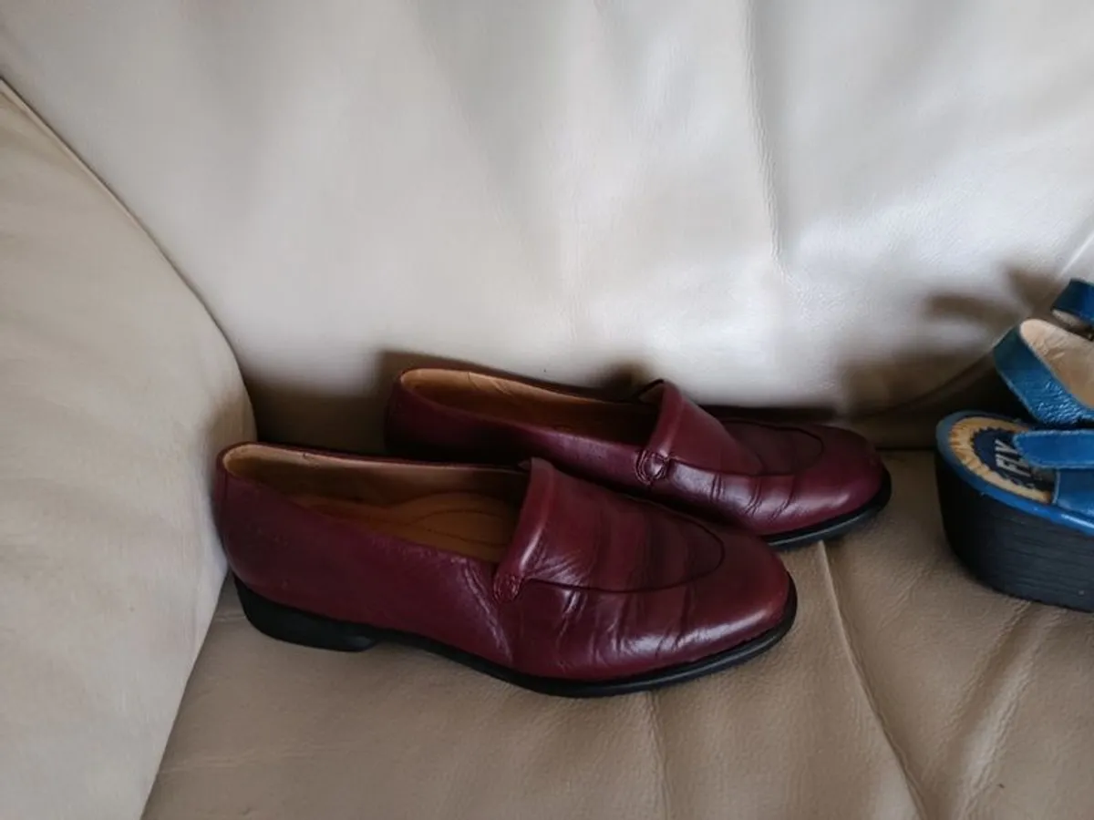 Ecco wine leather loafers Sz 6