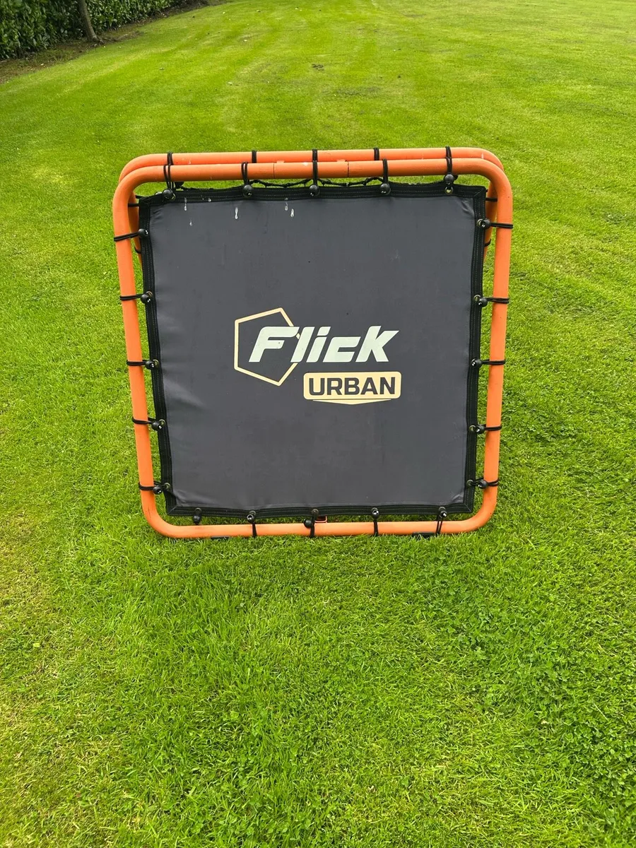 Foorball / soccer rebounder - flick Urban - Image 1