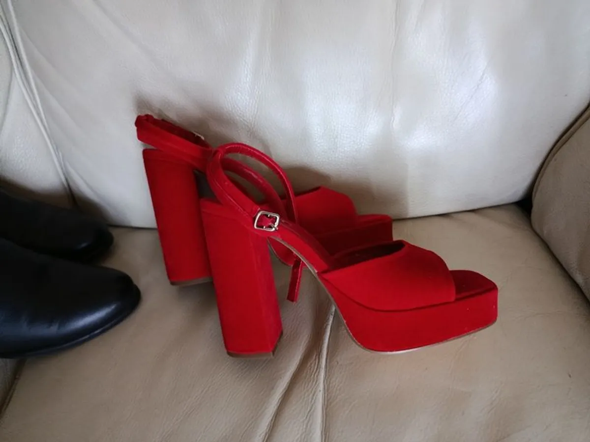 Red Velvet Block Heel Sz 6