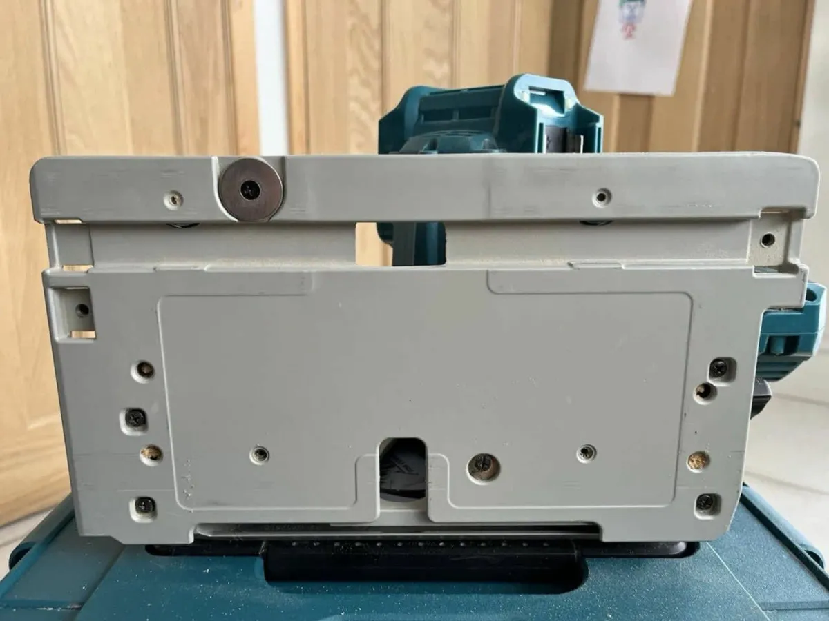Makita DSP600ZJ 36V Brushless Plunge Saw - Image 3
