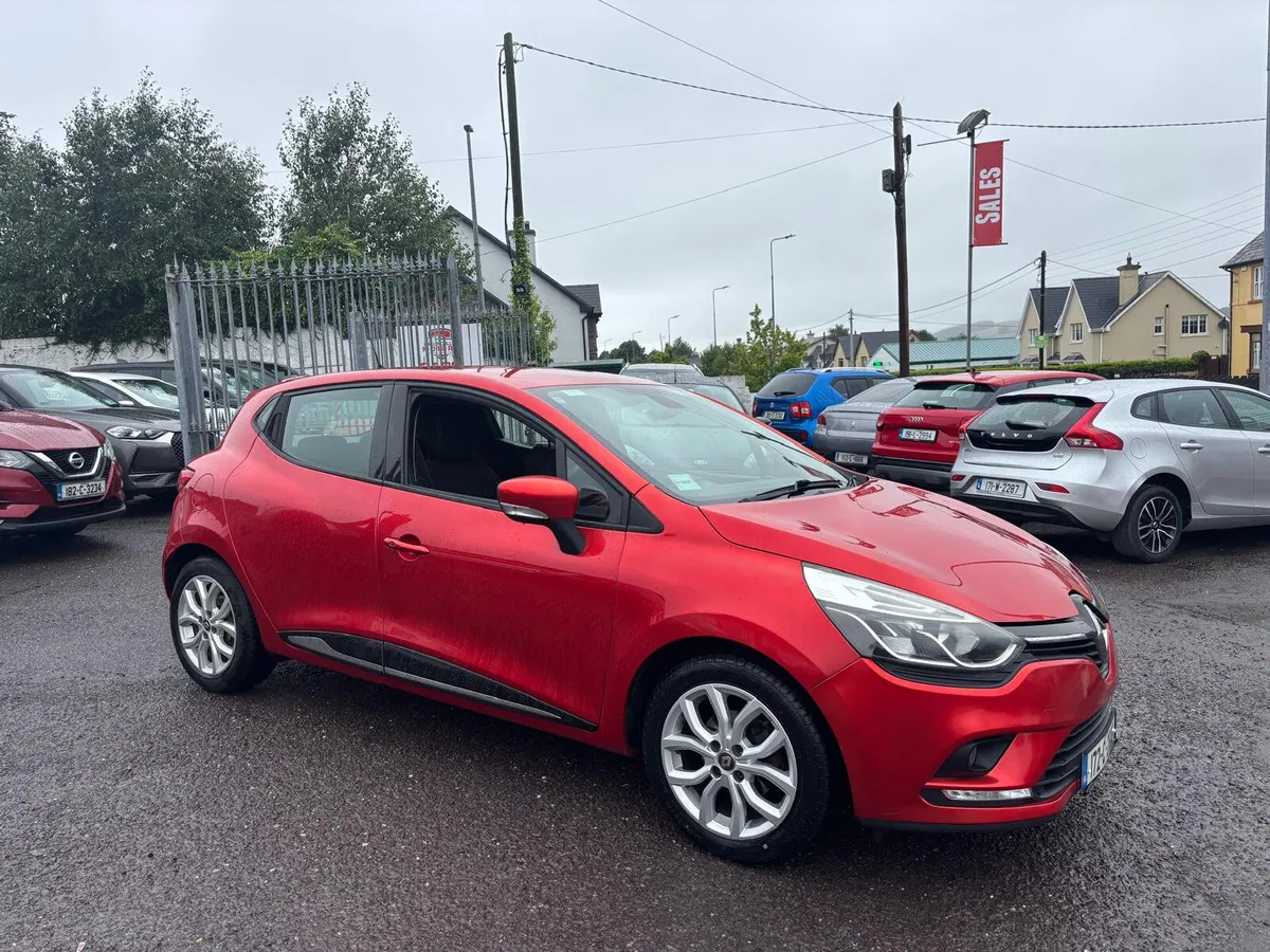 Renault Clio 2017  LOW  MILEAGE - Image 2