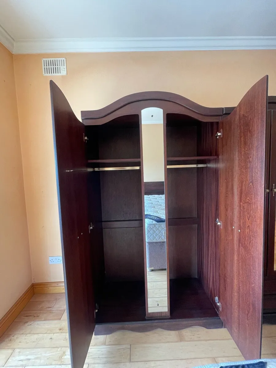 Solid Wardrobes - Image 2